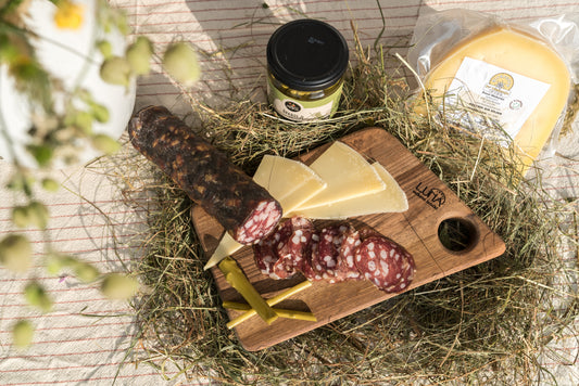 GIFT BOX: Sunset Nibbles, Good Vibes and Giggles